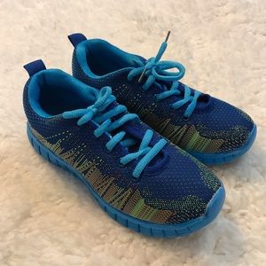 Refresh vita athletic shoe